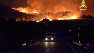 2021-08-11t093140z-1314460784-rc2j2p9p6p86-rtrmadp-3-italy-wildfires