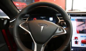 rk_tesla_170821-1
