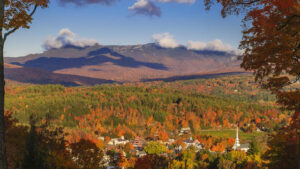 10-vermont-stowe-village-in-the-fall-istock-178988862