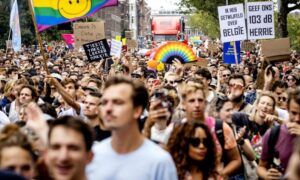 netherlands-health-virus-demo-181016-1