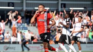 skynews-luton-town-fc-utilita_6635244-1