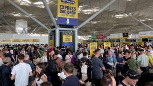 skynews-stansted-airport-ryanair_6632348