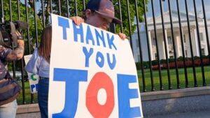 skynews-white-house-biden-supporter-us_6635970