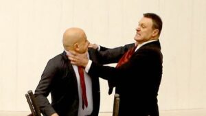 skynews-alpay-ozalan-ahmet-sik_6658044