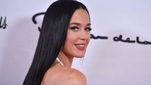 skynews-katy-perry-2024-oscar-de-la-renta-show_6656194-1