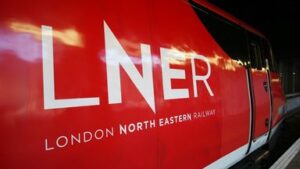 skynews-rail-trains-london-north_5373905-1