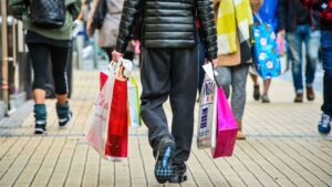 skynews-shopping-retail-shops_6470040-1