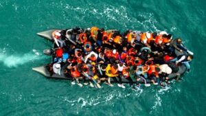 skynews-dinghy-migrants_6648719-1