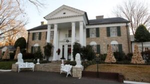 skynews-graceland-elvis-presley_6658372-1
