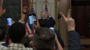 skynews-joe-biden-biden-selfie_6656740