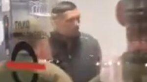 skynews-oleksandr-usyk-champion_6688997