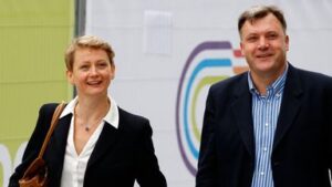 skynews-yvette-cooper-ed-balls_6650246-1