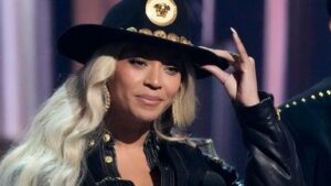 skynews-beyonce-iheartradio-music-awards_6511344-1