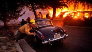 skynews-california-wildfire_6741292-1