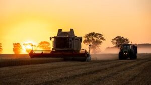 skynews-farm-combine-harvester_6636241-1