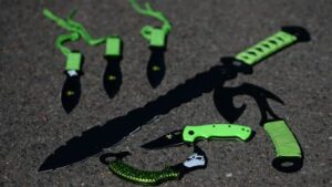skynews-knives-zombie-knives_6660634-1