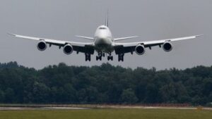 skynews-lufthansa-747_6746823-1