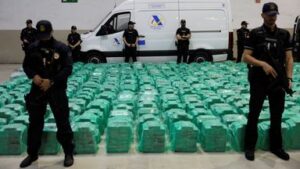 skynews-spanish-police-spain_6740627