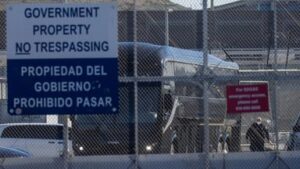 skynews-us-border-america-mexico_6743270-1