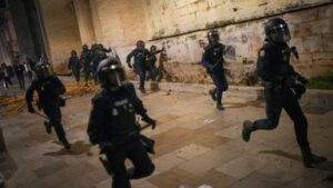 skynews-valencia-clashes-spain_6744340